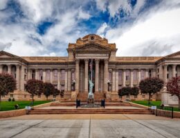 Picture of a pretty cool courthouse
