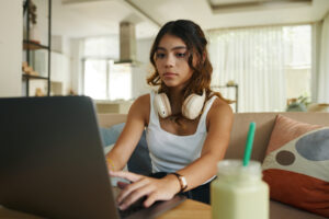 Which Is Best? Test Prep Online vs. Traditional Prep for Online Testing